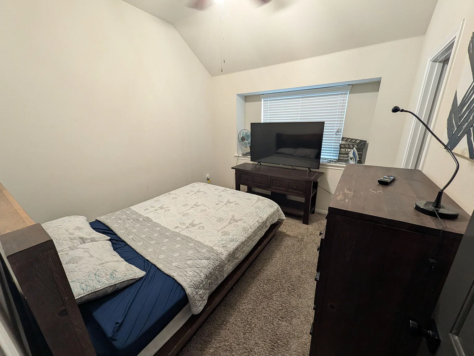 2 bed, 1.0 bath, 1386 sqft, $1,027 — Photo 1