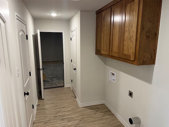 4th image of 2990 Knob Rd
