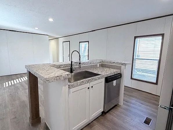 2099 Outer Rd #160, Bates City, MO 64011