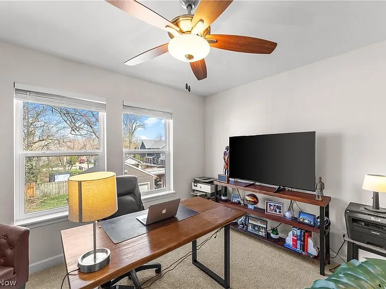 11813 Wade Park Ave — Photo 28