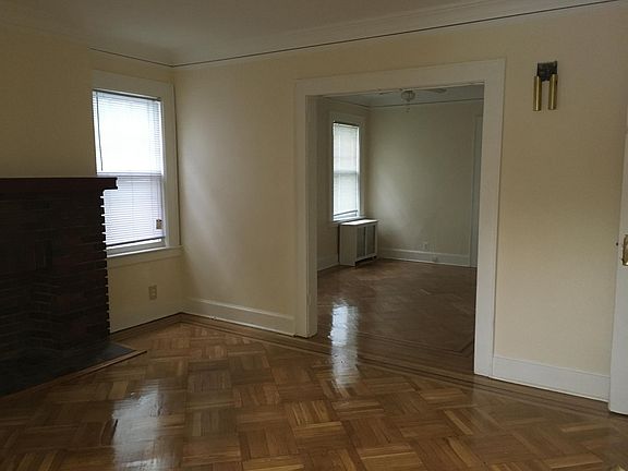 3rd image of 244 Waverly Pl Floor 1