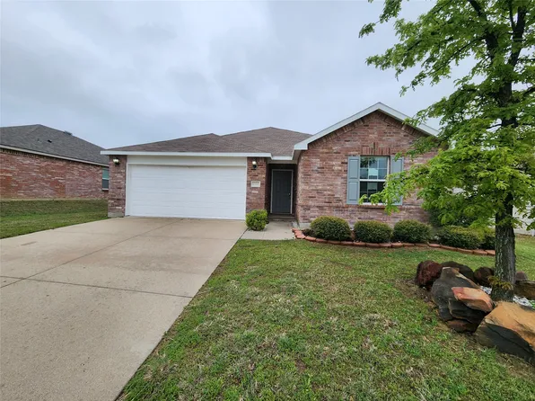1200 Foxglove Ln, Burleson, TX 76028