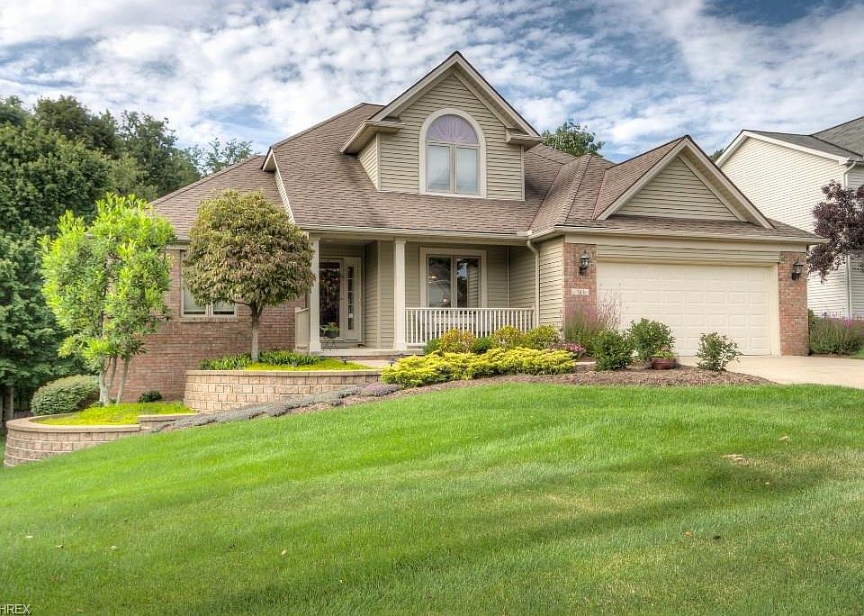 1st image of 741 Ravenhill Dr