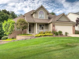 741 Ravenhill Dr, Northfield, OH 44067