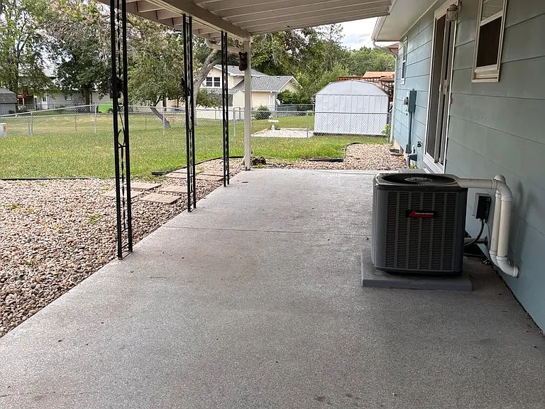 110 Texas St — Photo 19