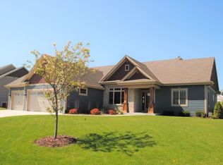 2949 Nostalgic Dr, Hubertus, WI 53033