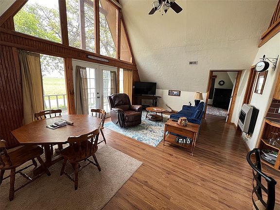4th image of 809 Whispering Water Dr