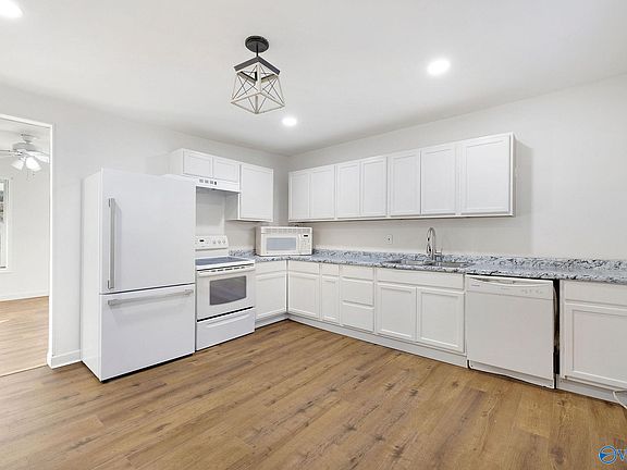 4th image of 118 Derrick Dr