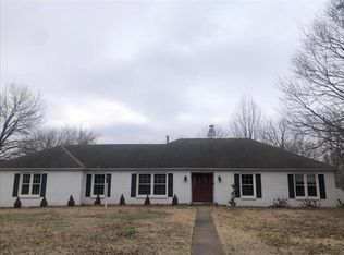 1004 W Crestview St, Springfield, MO 65807