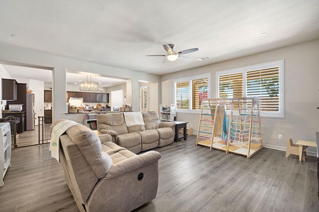 2824 N Boise Street, Visalia, CA - View 6