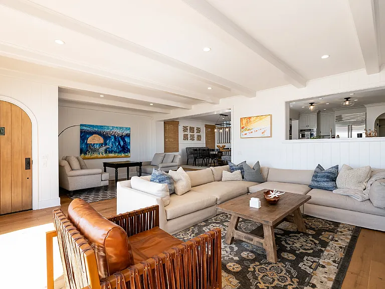 1228 W Oceanfront — Photo 9