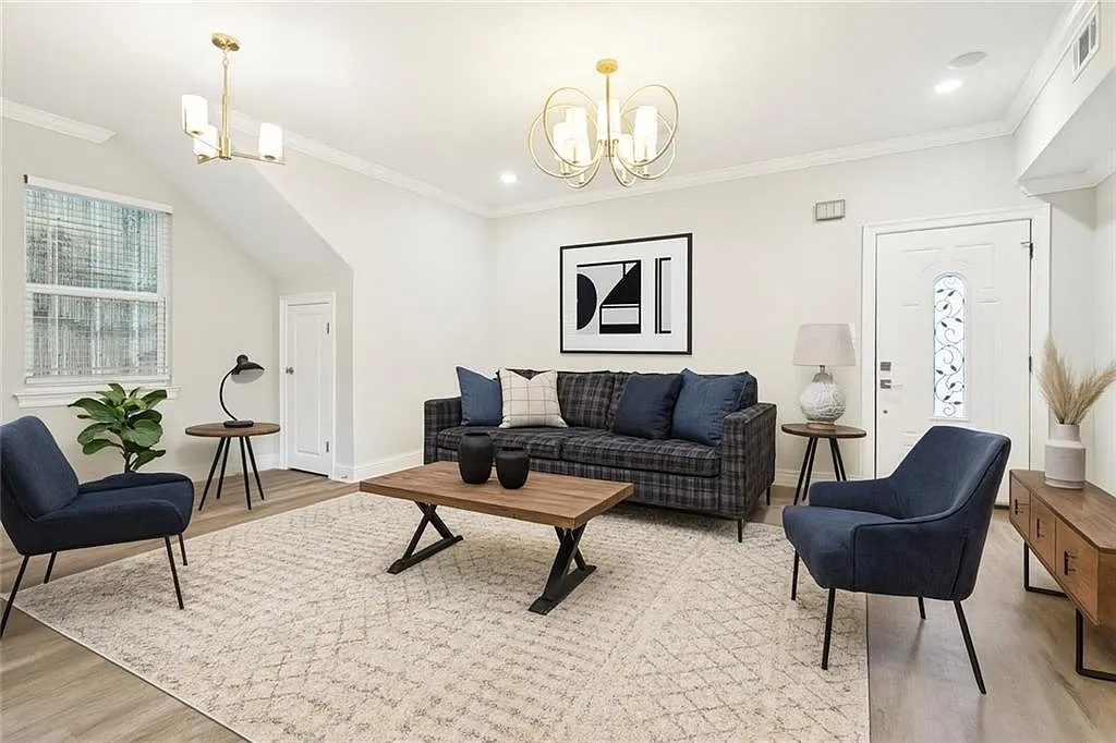 3 bed, 1234 sqft, $2,200 — Photo 4