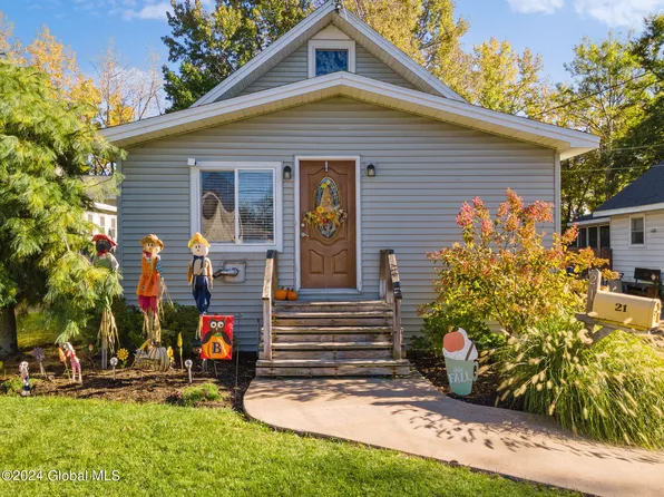 21 Lockrow Boulevard, Albany, NY 12205