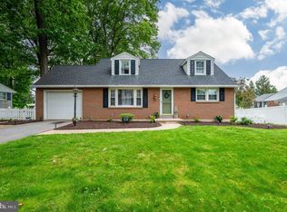 35 Cedarwood Rd, Wyomissing, PA 19610