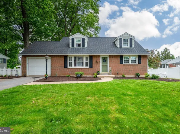 35 Cedarwood Rd, Wyomissing, PA 19610