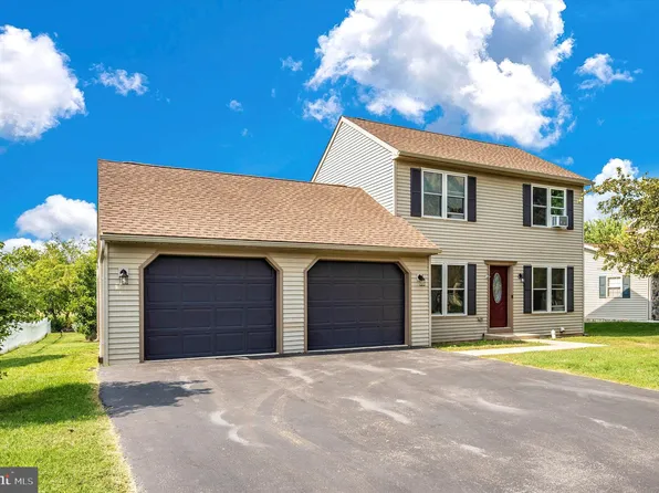 1443 Mountain Shadow Ter, Fayetteville, PA 17222