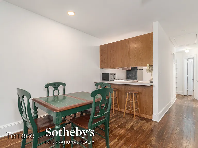 281 Burns St #2 — Photo 5