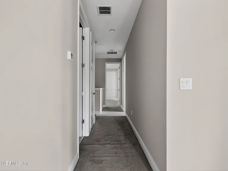 527 Marquesa Cir — Photo 33