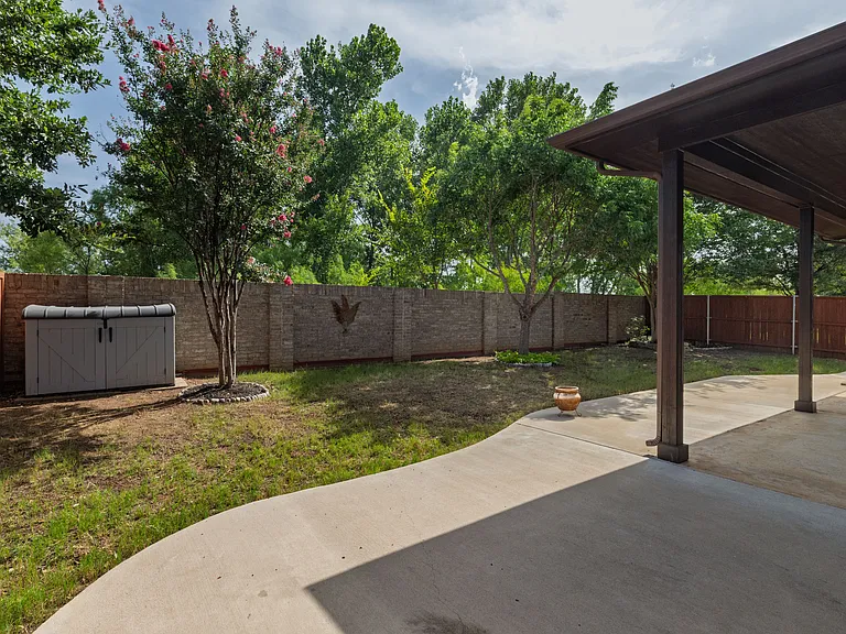 305 Dorset Ct — Photo 39