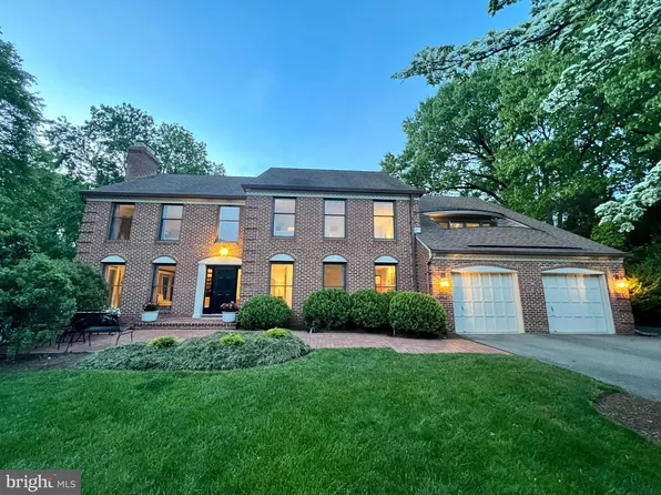 8317 Comanche Ct, Bethesda, MD 20817