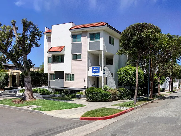 115 W Cypress St — Photo 1