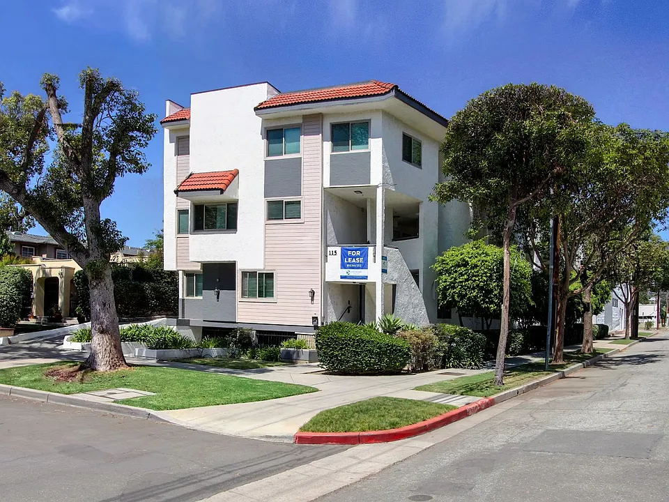 115 W Cypress St