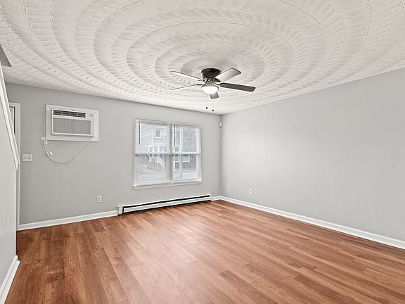 5th image of 1718 Selden Ave #A