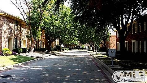 2nd image of 7345 Kingswood Cir