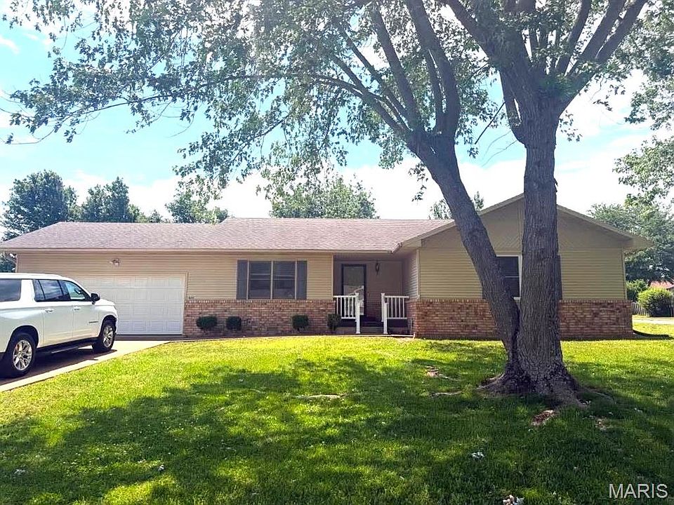 1st image of 400 Farmers Ln