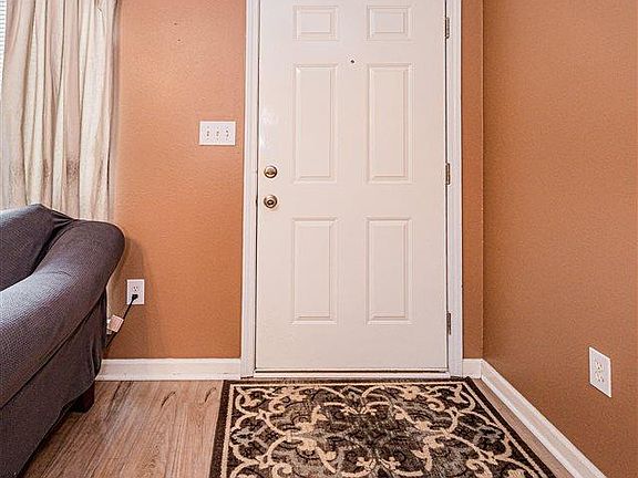 4th image of 107 Hidden Creek Cir