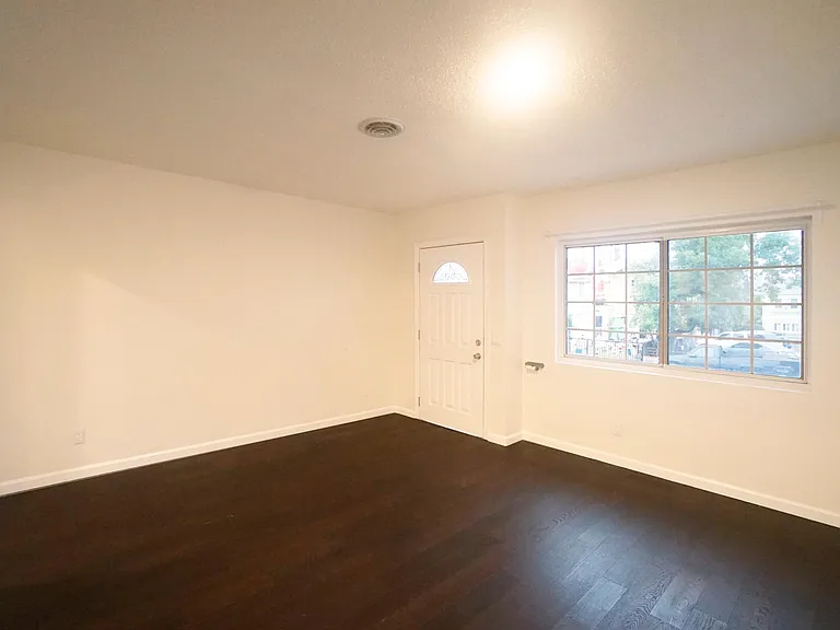 6413 Garvanza Ave — Photo 10