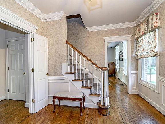 5th image of 2920 Sweet William Ct