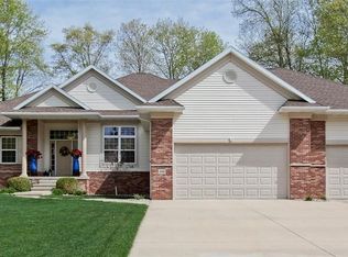 490 Brougham Rd, Robins, IA 52328