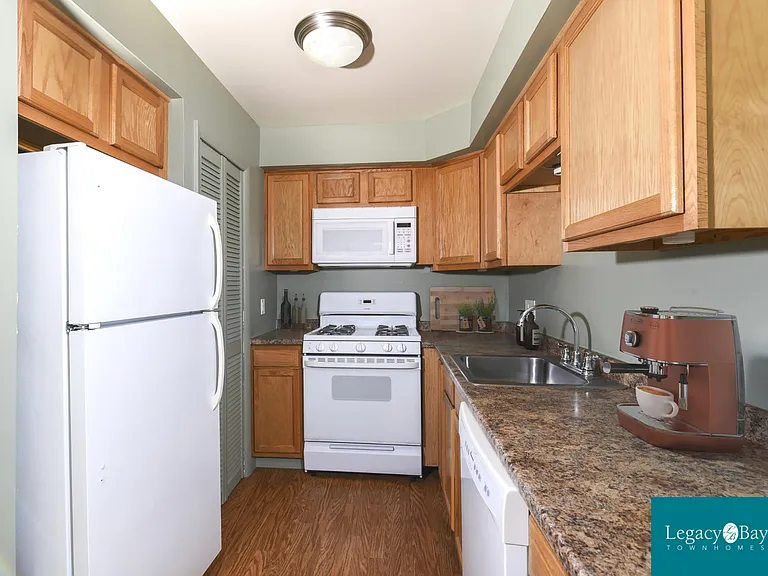 Legacy Bay Townhomes — Photo 5