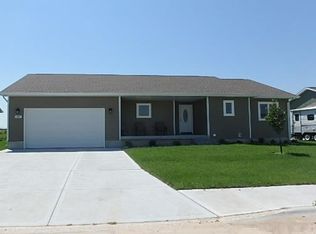 4327 Indian Grass Cir S, Grand Island, NE 68803
