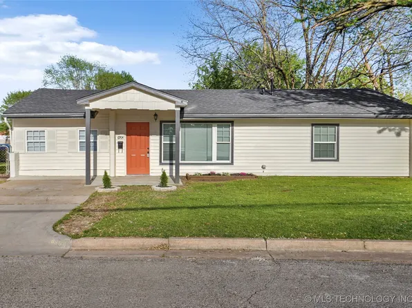 6904 E Newton Pl, Tulsa, OK 74115