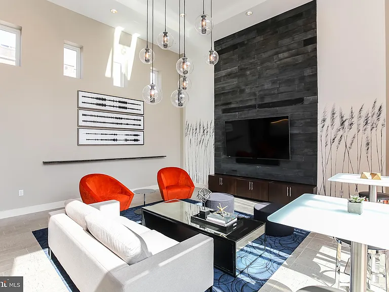 1320 Fenwick Ln #6 — Photo 31