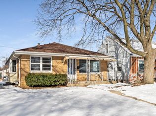 5569 N Navajo Ave, Glendale, WI 53217