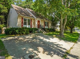 8026 Pine Ridge Rd, Pasadena, MD 21122