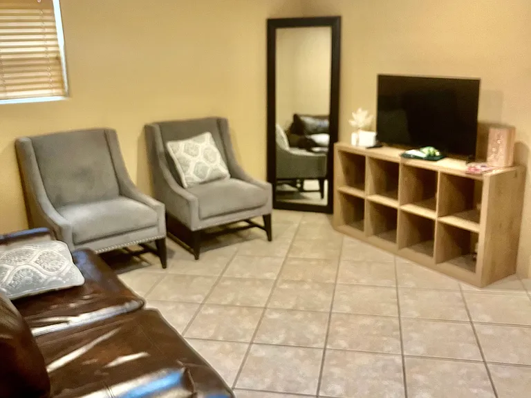 2155 N Fremont Ave — Photo 5