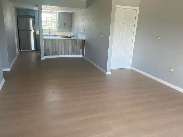 207 Bristol Ln #207 — Photo 7