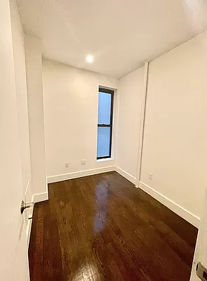 Rented by VRE | media 10