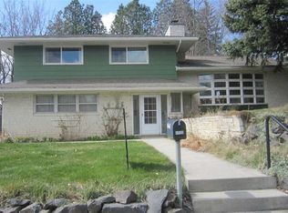 1135 SE Kamiaken St, Pullman, WA 99163