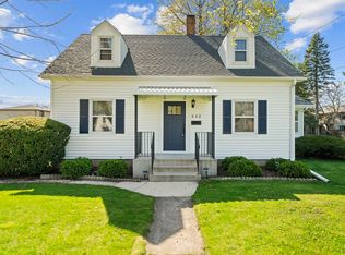 523 W Harrison St, Belvidere, IL 61008