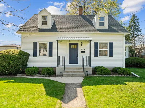 523 W Harrison St, Belvidere, IL 61008