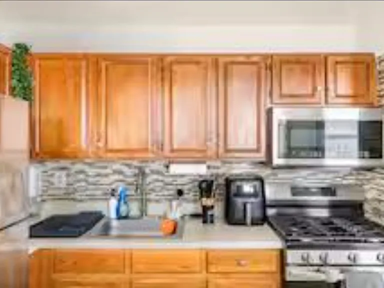 1525 Popham Ave #2 — Photo 11