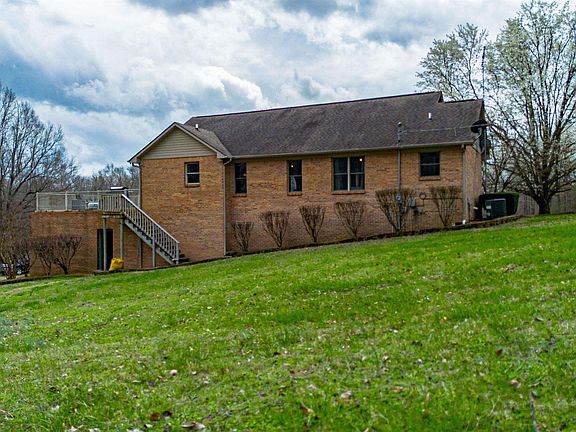 5th image of 240 McIntosh Rd
