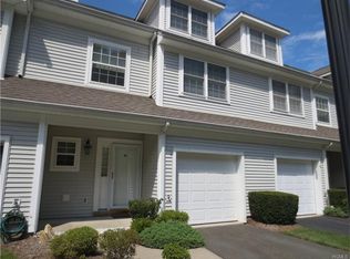 95 Crystal Hill Dr, Pomona, NY 10970