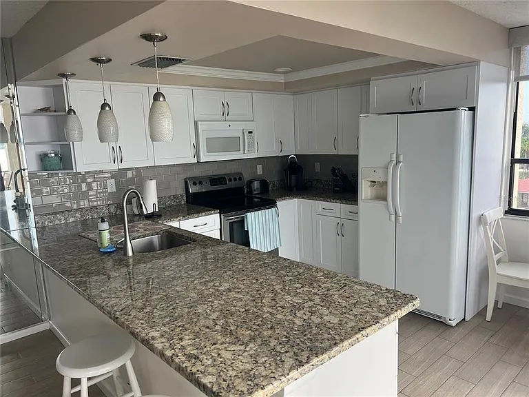 6177 Sun Blvd #606 — Photo 9