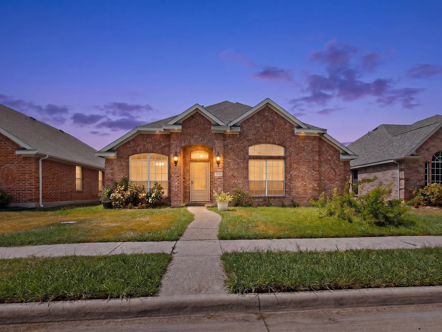 4 bed, 2094 sqft, $2,295 — Photo 1